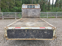 三菱ふそうキャンター平ボディ小型（2t・3t）[写真10]