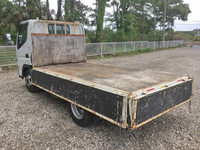 三菱ふそうキャンター平ボディ小型（2t・3t）[写真11]