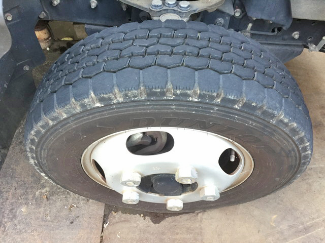 三菱ふそうキャンター平ボディ小型（2t・3t）[写真13]