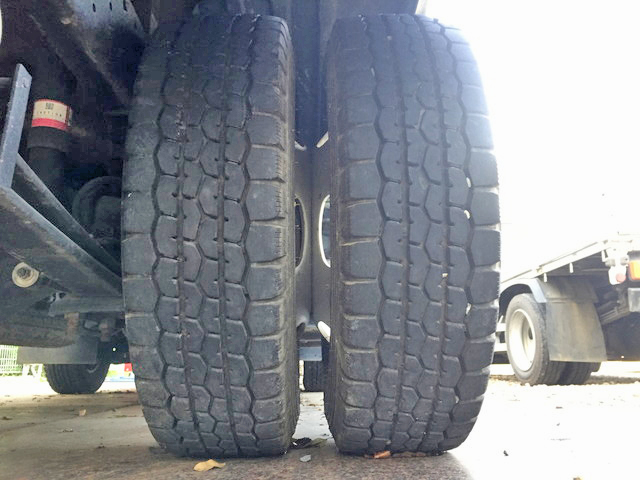 三菱ふそうキャンター平ボディ小型（2t・3t）[写真16]