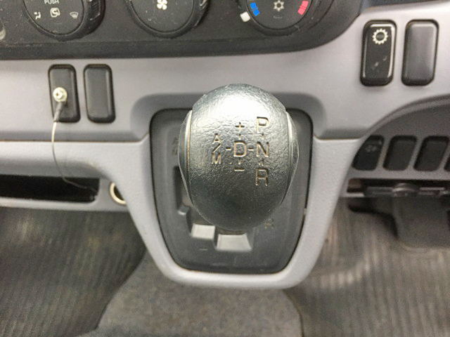 三菱ふそうキャンター平ボディ小型（2t・3t）[写真35]