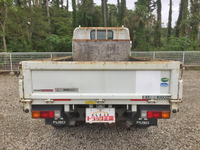 三菱ふそうキャンター平ボディ小型（2t・3t）[写真09]