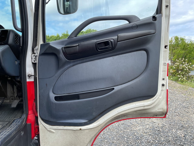 日野レンジャーキャリアカー増トン（6t・8t）[写真29]