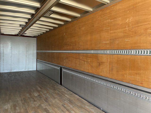 UDトラックスクオンアルミウイング大型（10t）[写真11]