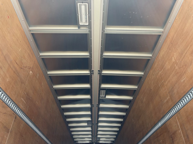 UDトラックスクオンアルミウイング大型（10t）[写真12]