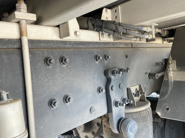 UDトラックスクオンアルミウイング大型（10t）[写真23]