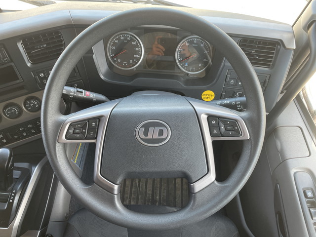 UDトラックスクオンアルミウイング大型（10t）[写真32]