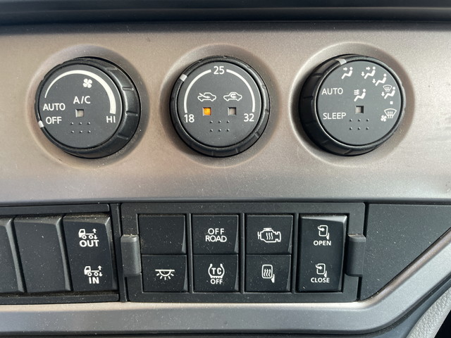 UDトラックスクオンアルミウイング大型（10t）[写真35]