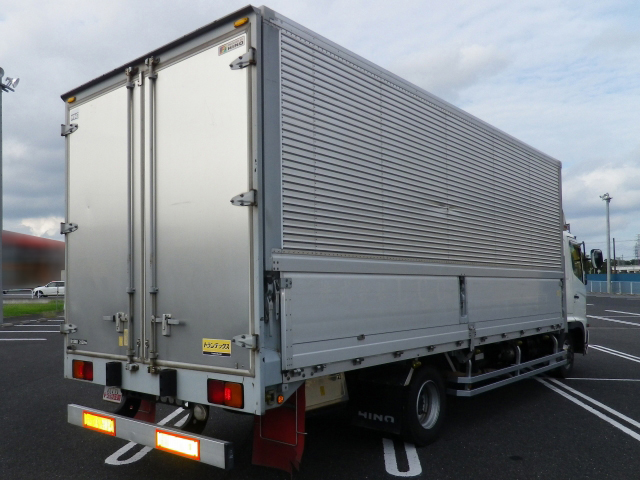 日野レンジャーアルミウイング中型（4t）[写真02]