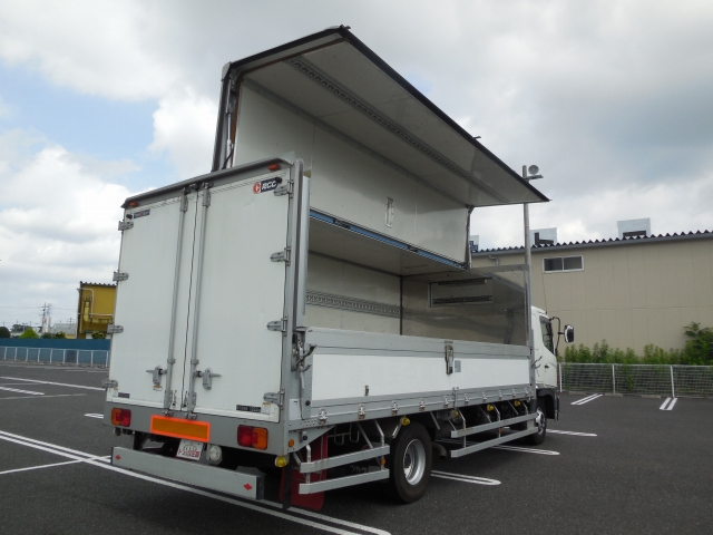 日野レンジャー冷蔵冷凍ウイング中型（4t）[写真02]