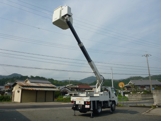 いすゞエルフ高所作業車小型（2t・3t）[写真02]