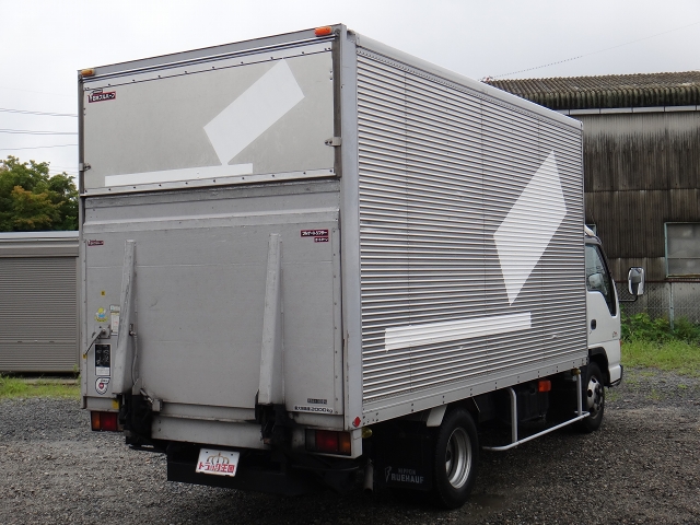 いすゞエルフアルミバン小型（2t・3t）[写真02]