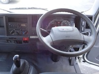 いすゞエルフアルミバン小型（2t・3t）[写真10]