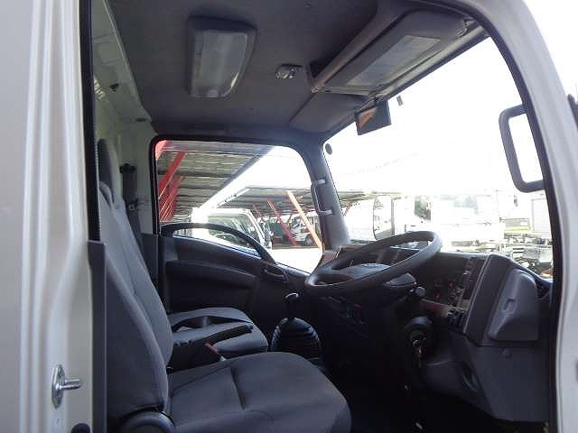 いすゞエルフアルミバン小型（2t・3t）[写真11]