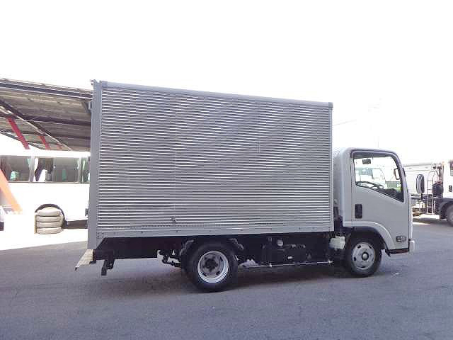いすゞエルフアルミバン小型（2t・3t）[写真06]