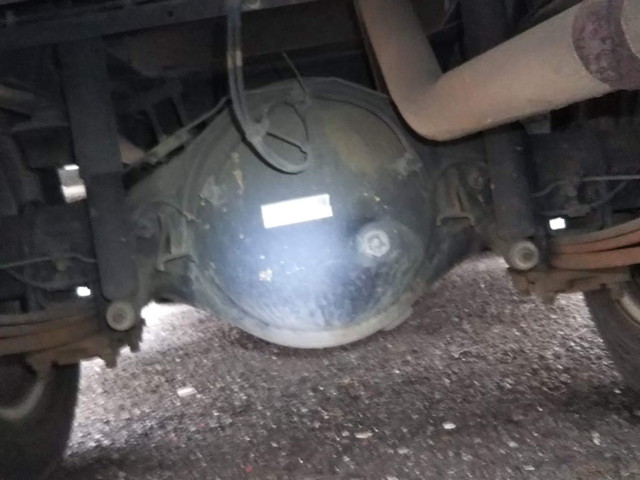 三菱ふそうキャンター平ボディ小型（2t・3t）[写真13]