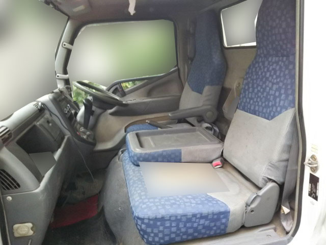 三菱ふそうキャンター平ボディ小型（2t・3t）[写真19]