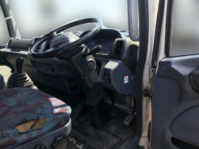 日野レンジャー平ボディ中型（4t）[写真28]