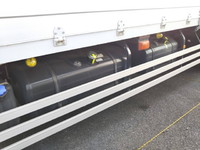 いすゞギガアルミウイング大型（10t）[写真11]