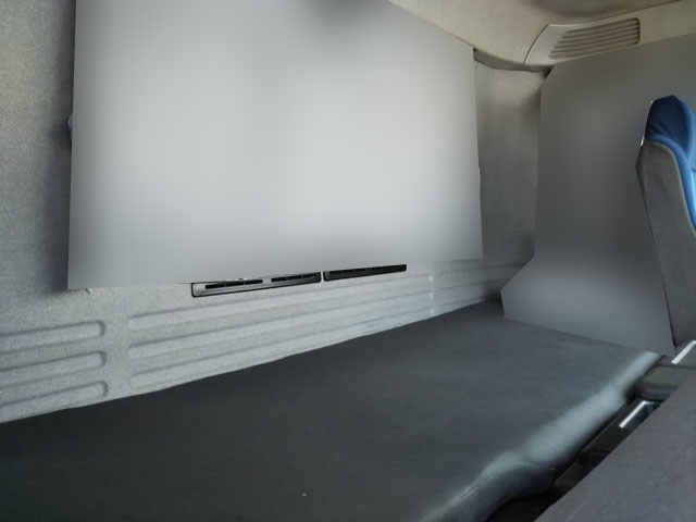 いすゞギガアルミウイング大型（10t）[写真28]