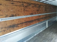 いすゞギガアルミウイング大型（10t）[写真04]