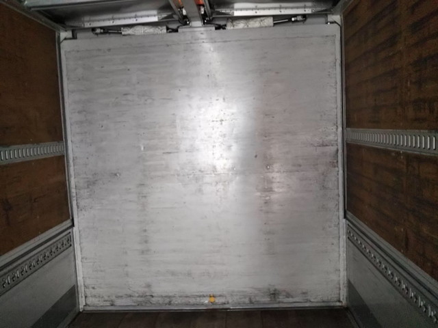 いすゞギガアルミウイング大型（10t）[写真06]