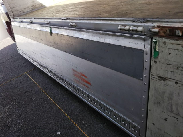 いすゞギガアルミウイング大型（10t）[写真07]