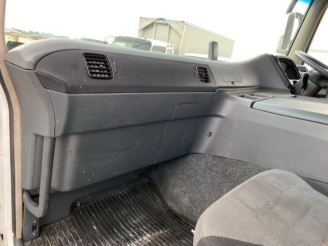 三菱ふそうスーパーグレートパネルウイング大型（10t）[写真29]