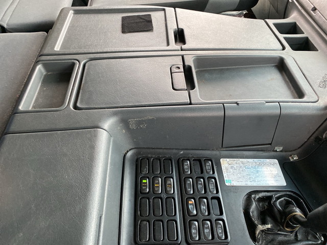 三菱ふそうスーパーグレートパネルウイング大型（10t）[写真34]