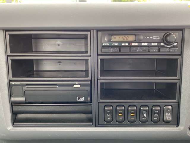 三菱ふそうファイタークレーン4段増トン（6t・8t）[写真32]