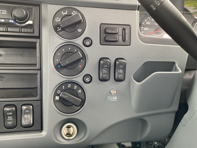 三菱ふそうファイタークレーン4段増トン（6t・8t）[写真33]