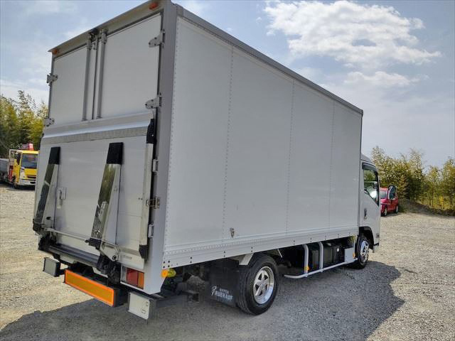 いすゞエルフパネルバン小型（2t・3t）[写真02]