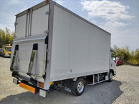 いすゞエルフパネルバン小型（2t・3t）[写真02]