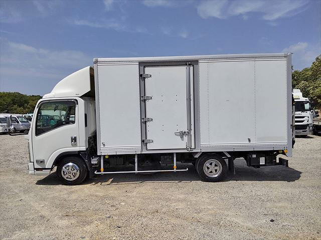 いすゞエルフパネルバン小型（2t・3t）[写真04]