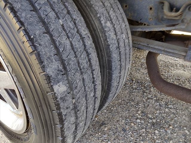 いすゞエルフパネルバン小型（2t・3t）[写真09]