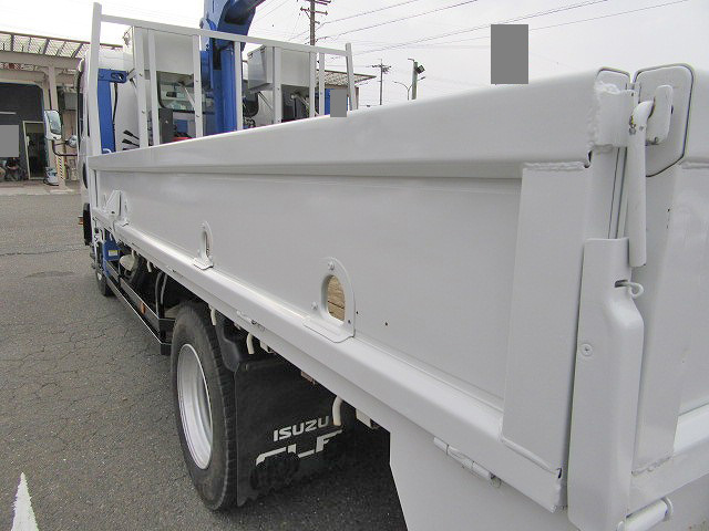 いすゞエルフセルフクレーン3段小型（2t・3t）[写真10]