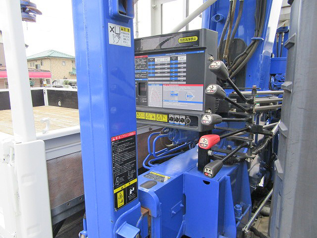 いすゞエルフセルフクレーン3段小型（2t・3t）[写真19]