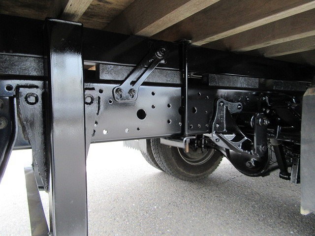 いすゞエルフセルフクレーン3段小型（2t・3t）[写真27]