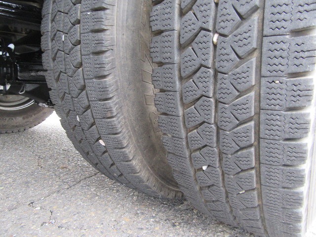 いすゞエルフセルフクレーン3段小型（2t・3t）[写真30]