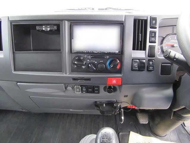 いすゞエルフセルフクレーン3段小型（2t・3t）[写真35]