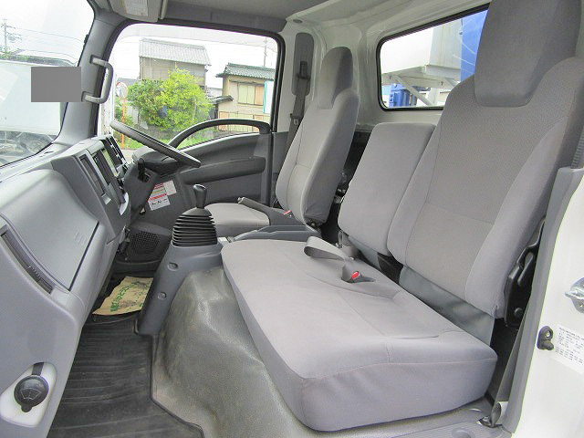 いすゞエルフセルフクレーン3段小型（2t・3t）[写真37]