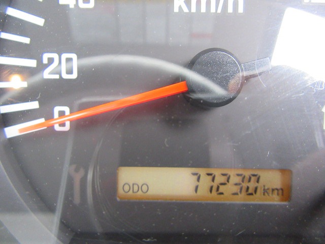 いすゞエルフセルフクレーン3段小型（2t・3t）[写真39]