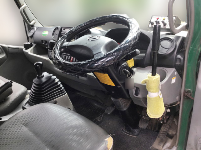 日野デュトロパッカー車（塵芥車）小型（2t・3t）[写真16]