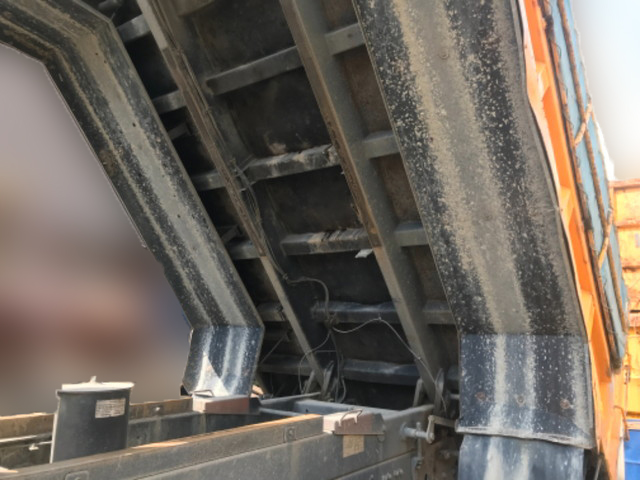 三菱ふそうスーパーグレート深ダンプ（土砂禁ダンプ）大型（10t）[写真12]