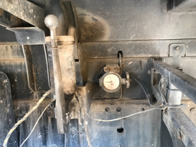 三菱ふそうスーパーグレート深ダンプ（土砂禁ダンプ）大型（10t）[写真17]