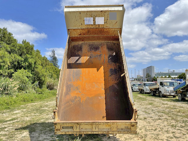 いすゞフォワードダンプ中型（4t）[写真11]