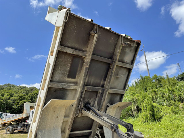 いすゞフォワードダンプ中型（4t）[写真17]