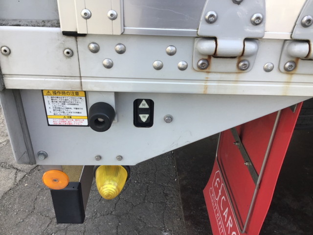 いすゞフォワードアルミウイング増トン（6t・8t）[写真13]