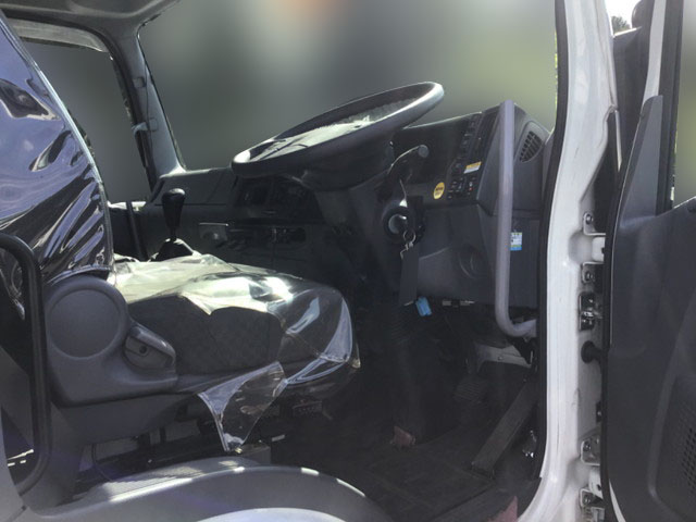 いすゞフォワードアルミウイング増トン（6t・8t）[写真28]