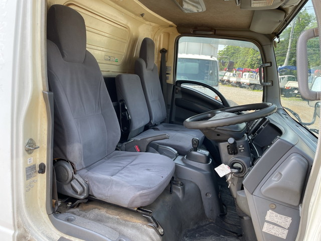 いすゞエルフアルミバン小型（2t・3t）[写真28]